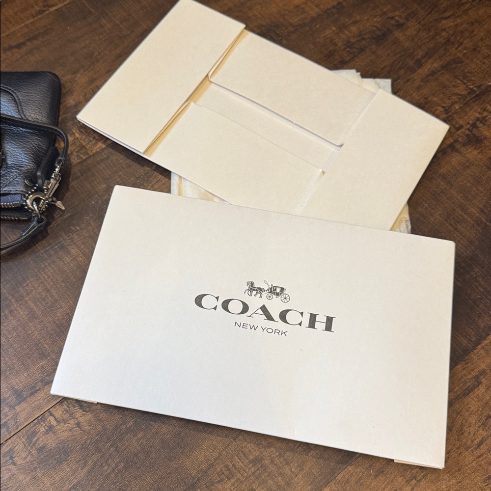 Coach blue black Wristlet and Patterned Umbrella NWT - Picture 6 of 15